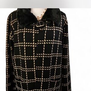 SALE 🛍️🛍️🛍️Badgley Mischka Black and Cream Geometric cardigan midi length.